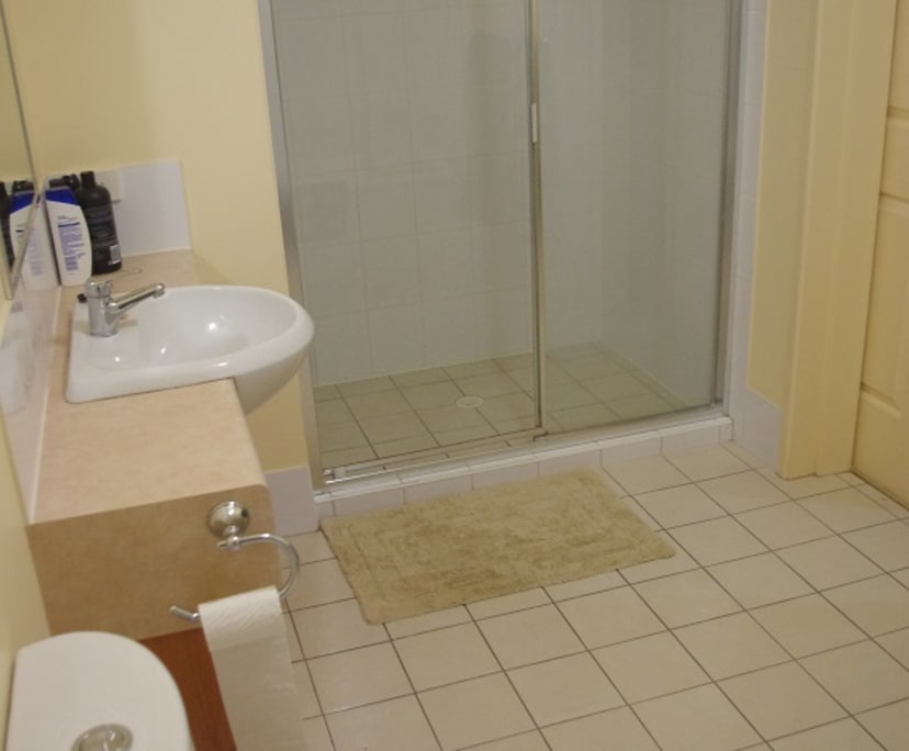 $180, Flatshare, 3 bathrooms, Saint Lucia QLD 4067