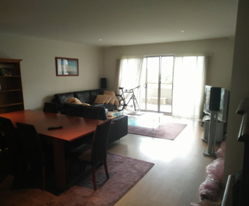 Room for Rent in Barton, Canberra 300, Furnished,...
