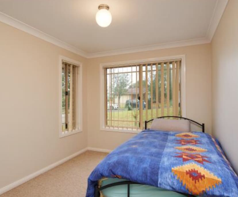 $180, Share-house, 4 bathrooms, Estella NSW 2650