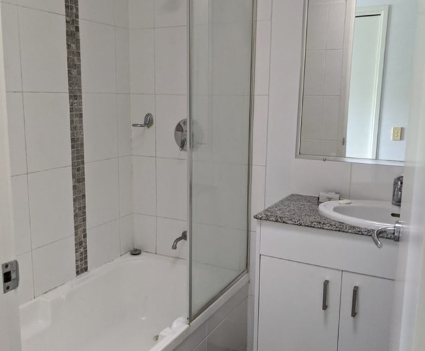 $560, Flatshare, 3 bathrooms, Taringa QLD 4068