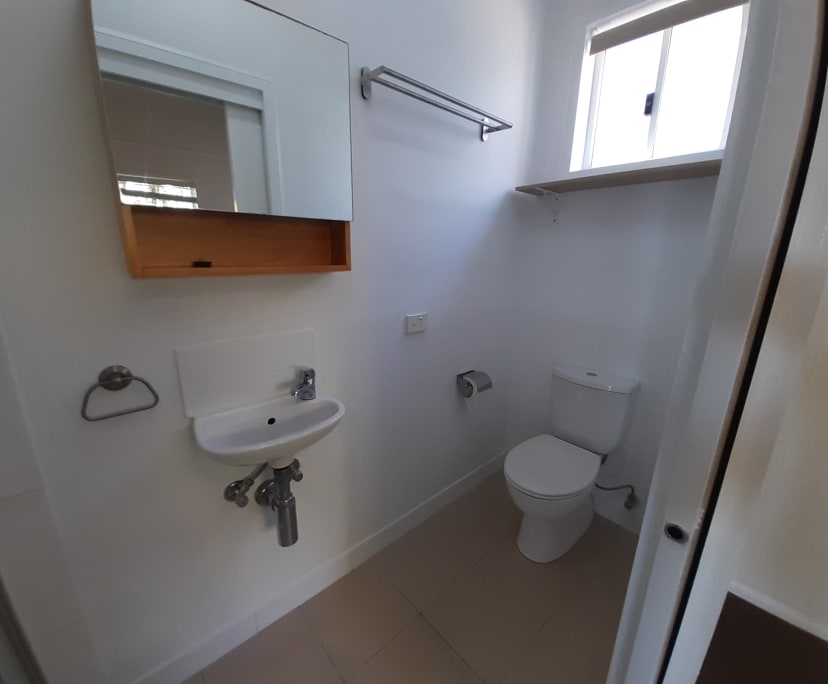 $350, Granny-flat, 1 bathroom, Red Hill QLD 4059