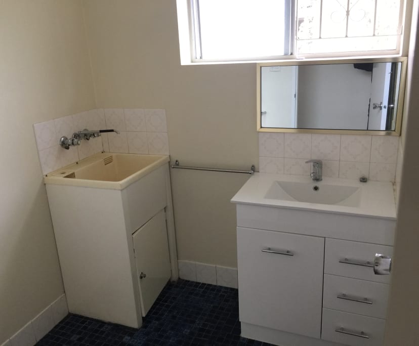 $250, Flatshare, 2 bathrooms, Taringa QLD 4068