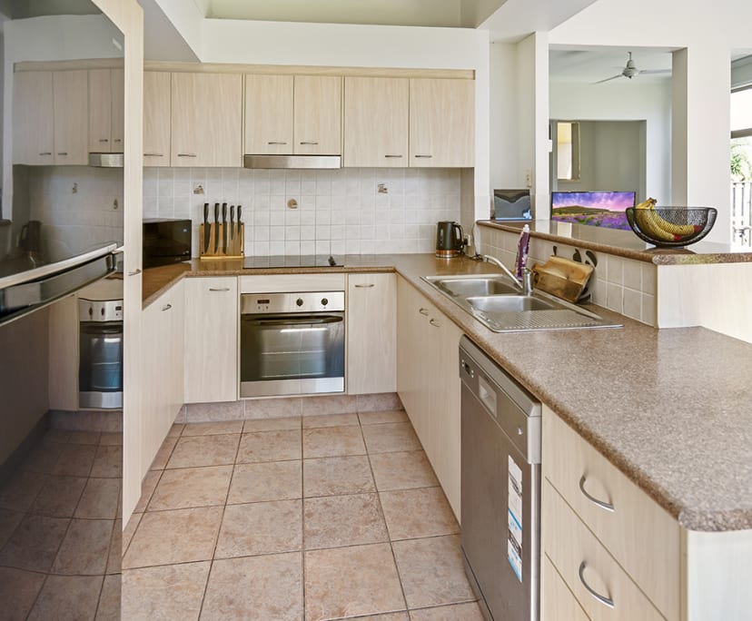 $350, Share-house, 4 bathrooms, Varsity Lakes QLD 4227