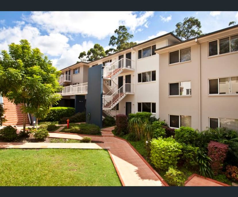 $320, Student-accommodation, 3 bathrooms, Ashmore QLD 4214