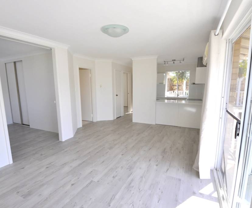 Unfurnished room in a flatshare