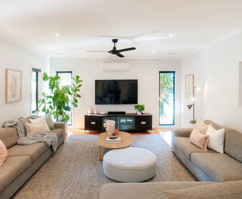 Furnished room with own bathroom