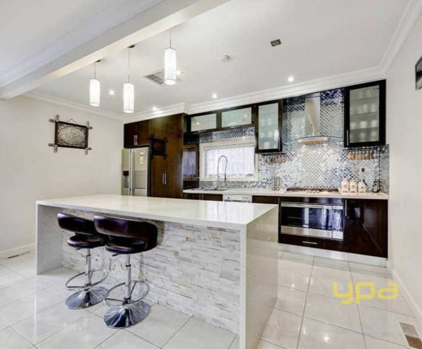 Room in a share house