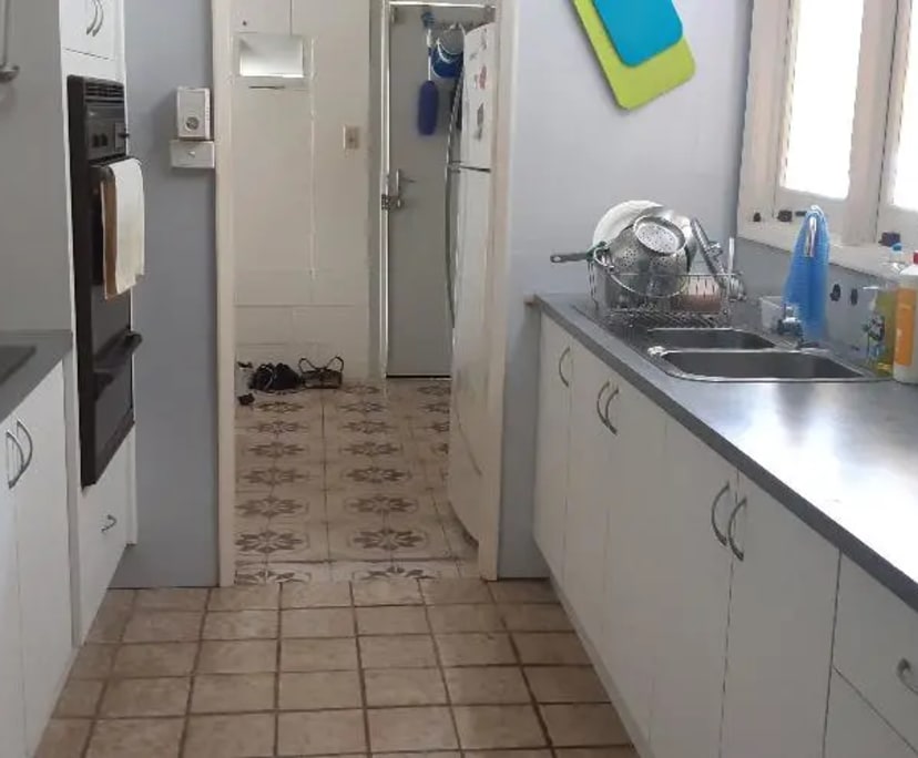 $250, Share-house, 3 bathrooms, Edge Hill QLD 4870