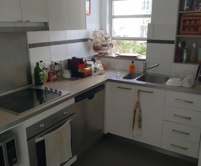 $300, Flatshare, 2 bathrooms, Main Beach QLD 4217