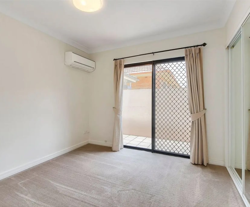 Unfurnished room in a flatshare