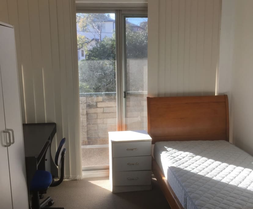 Furnished room in a flatshare