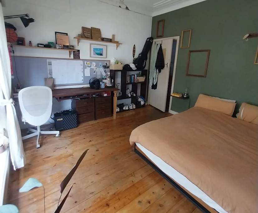 Furnished room in a share house