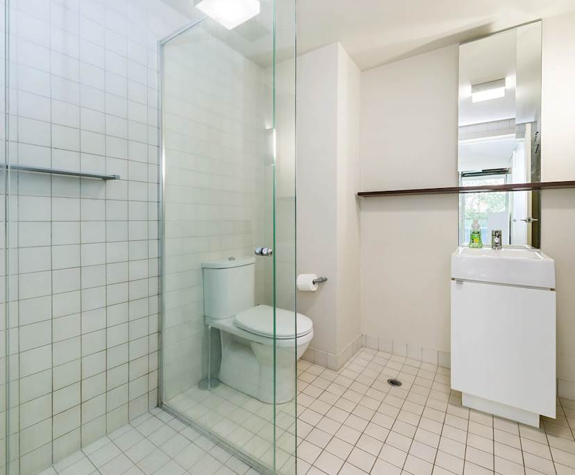 $390, Flatshare, 2 bathrooms, South Yarra VIC 3141