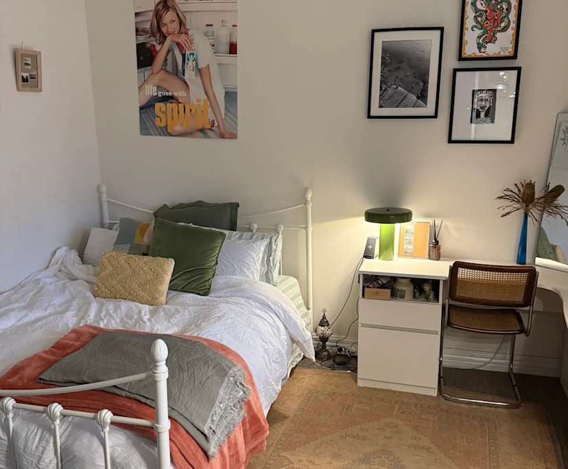 Unfurnished room in a share house