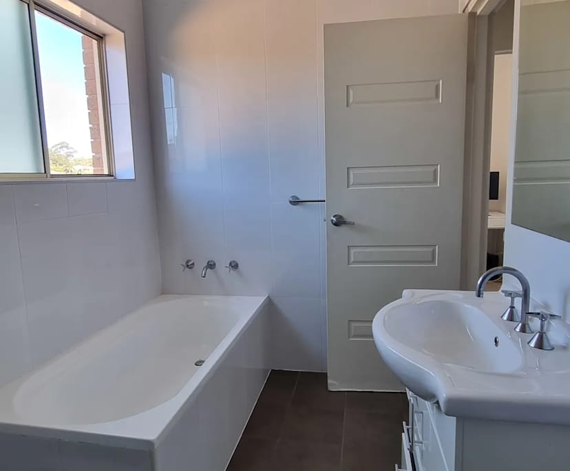 $350, Share-house, 3 bathrooms, Earlwood NSW 2206