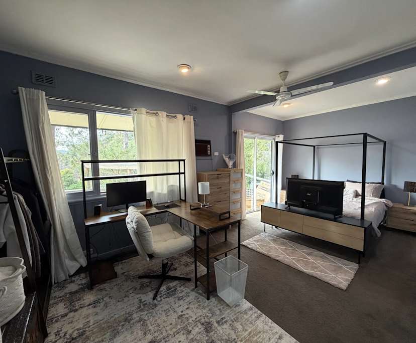 Furnished room in a share house
