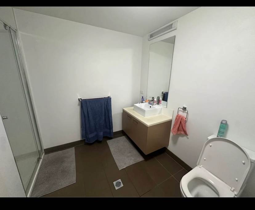 Unfurnished room in a flatshare