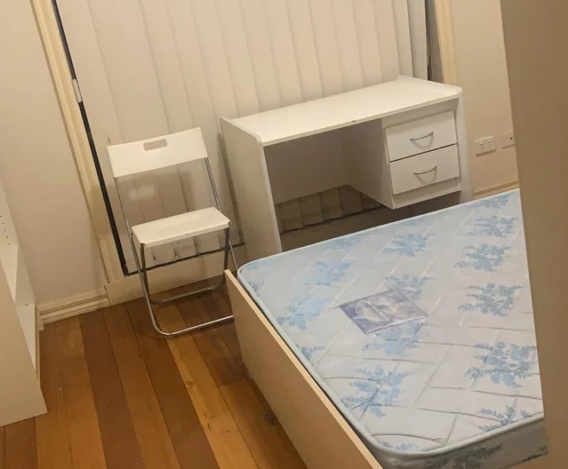 Room in a share house