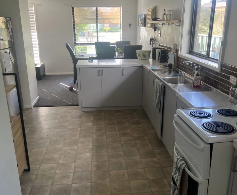 $180, Share-house, 3 bathrooms, Lavington NSW 2641