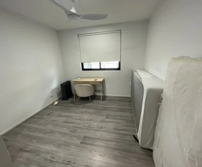 Unfurnished room in a flatshare