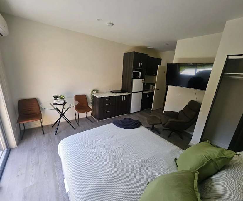 $350, Share-house, 5 rooms, Golden Point VIC 3350, Golden Point VIC 3350