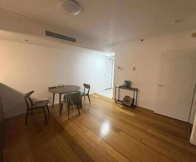 Furnished room with ensuite in a flatshare