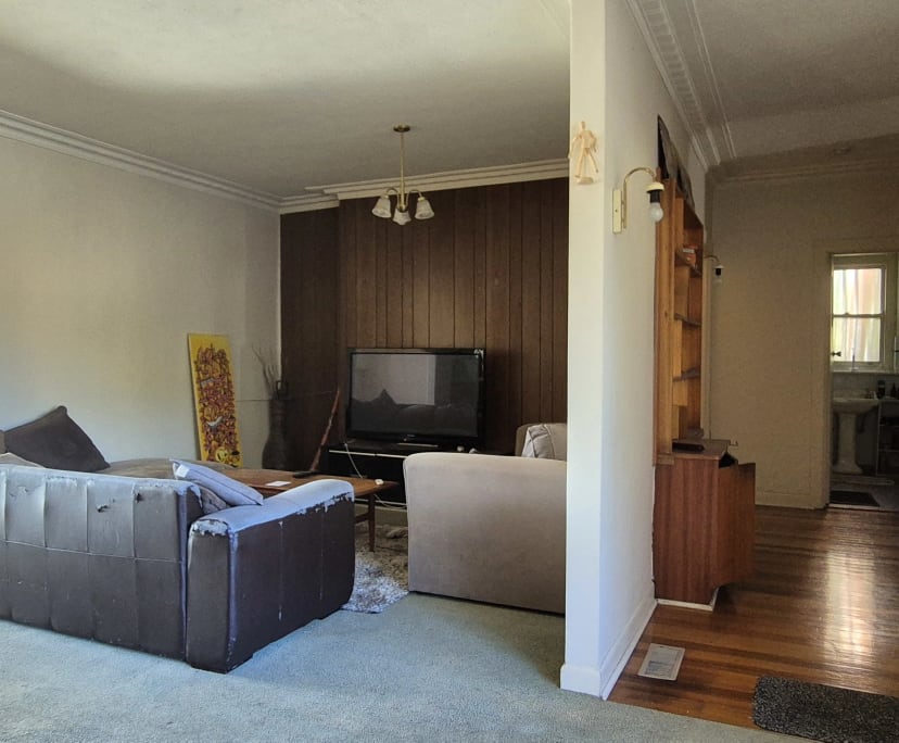 Room in a share house