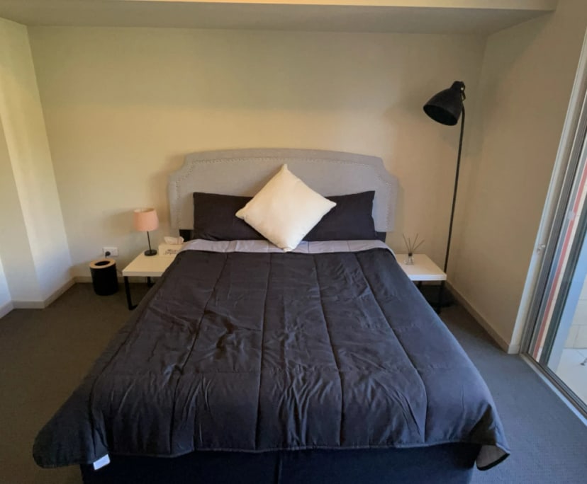 Furnished room with ensuite in a flatshare
