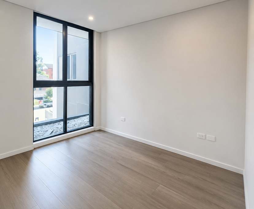Unfurnished room with ensuite in a flatshare