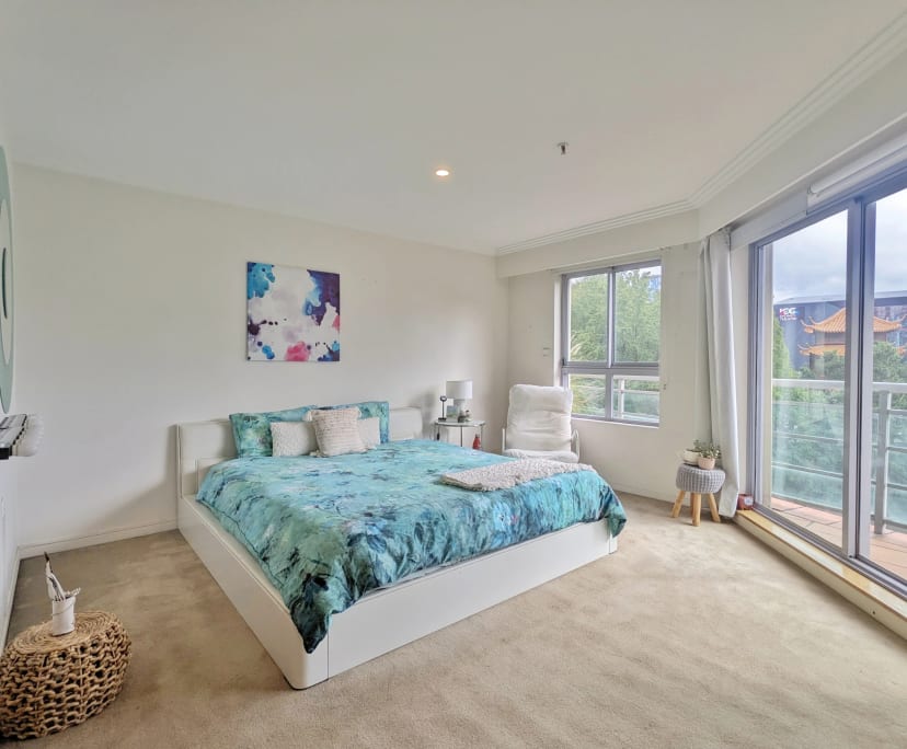 Furnished room with ensuite in a flatshare