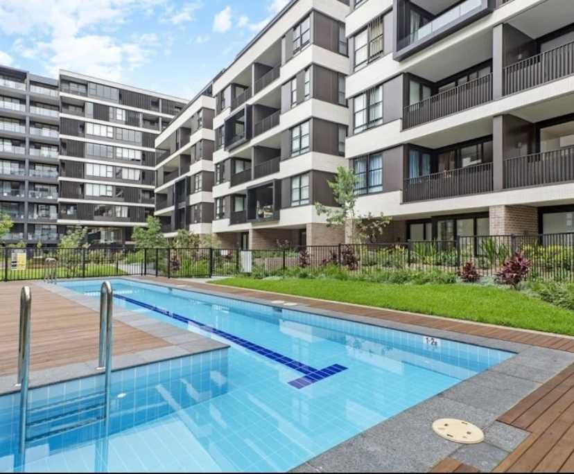 Furnished room with ensuite in a flatshare