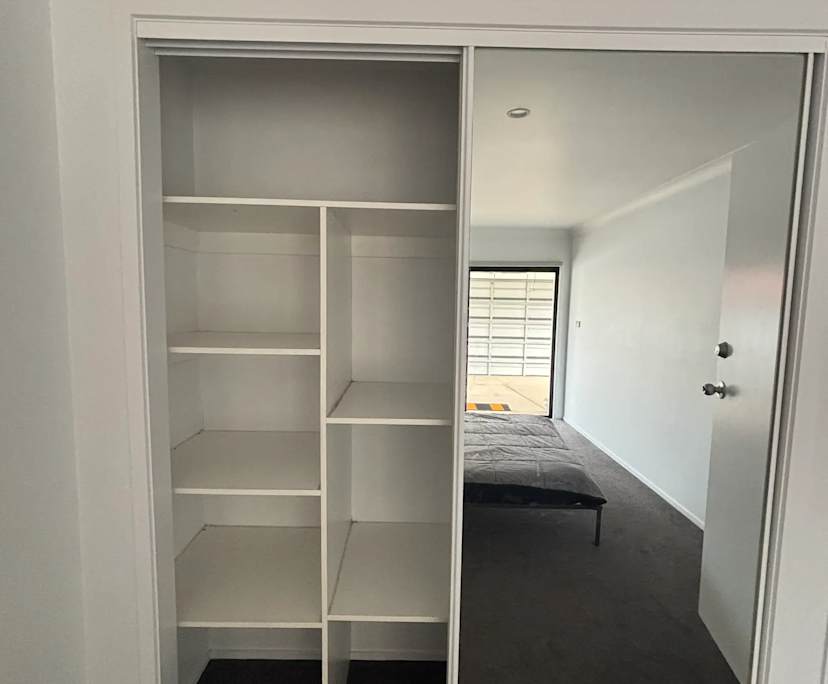 $340, Share-house, 5 bathrooms, Mermaid Waters QLD 4218