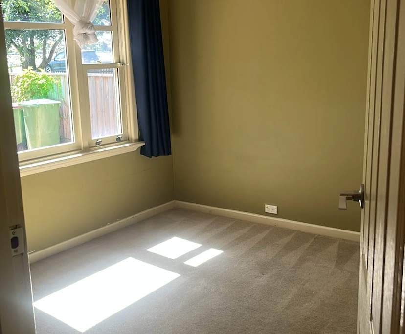 Room in a share house