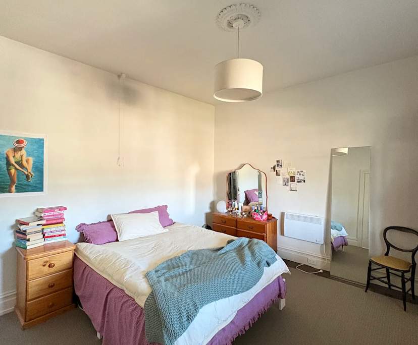 Room in a share house