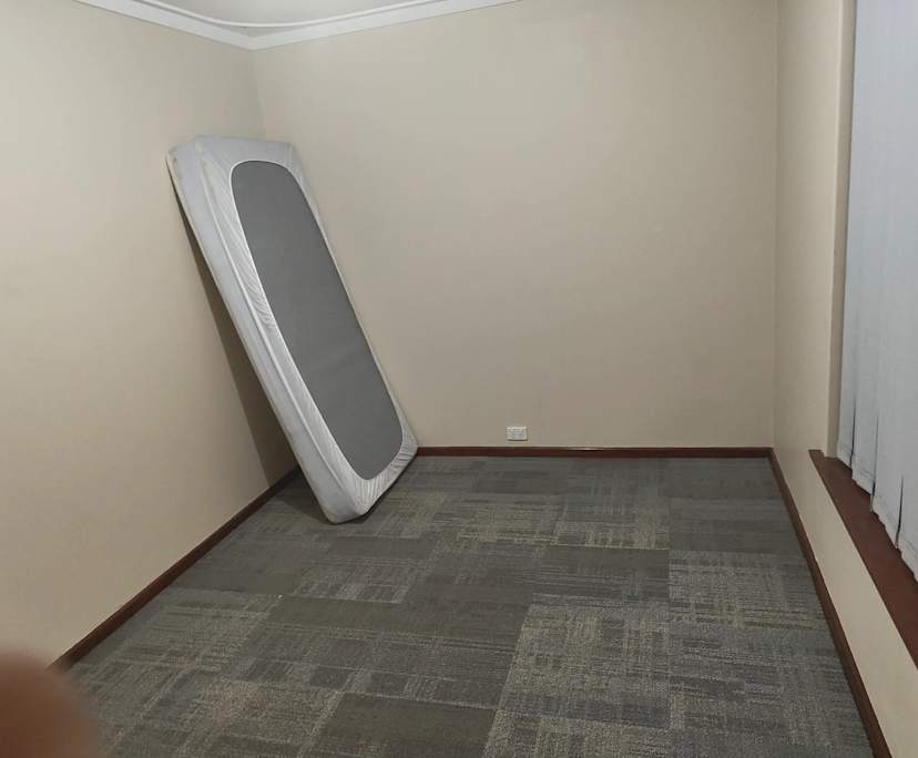 Unfurnished room in a share house