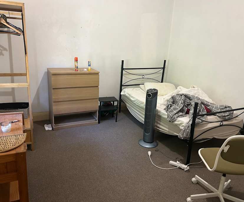 Furnished room in a share house