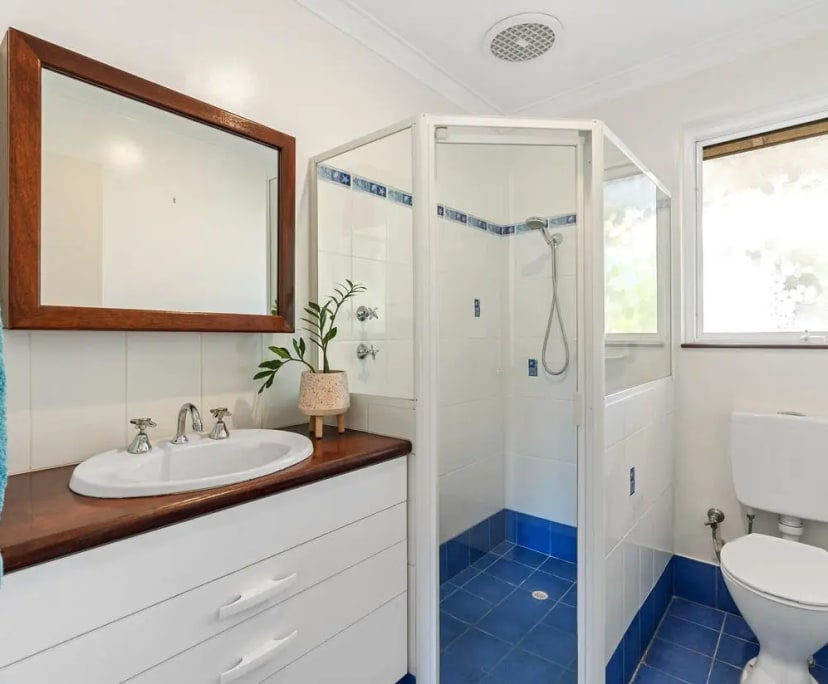 Room in a share house