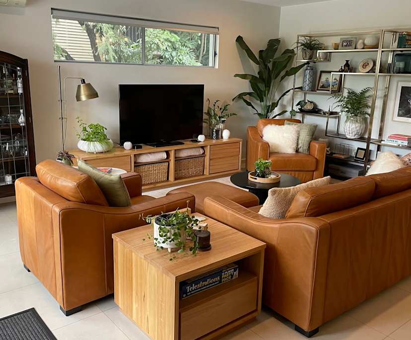 Unfurnished room with ensuite in a flatshare