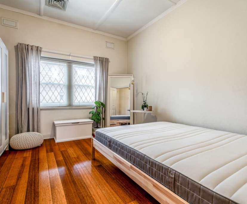 Unfurnished room in a flatshare