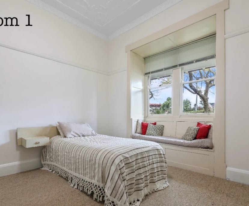 Room in a share house