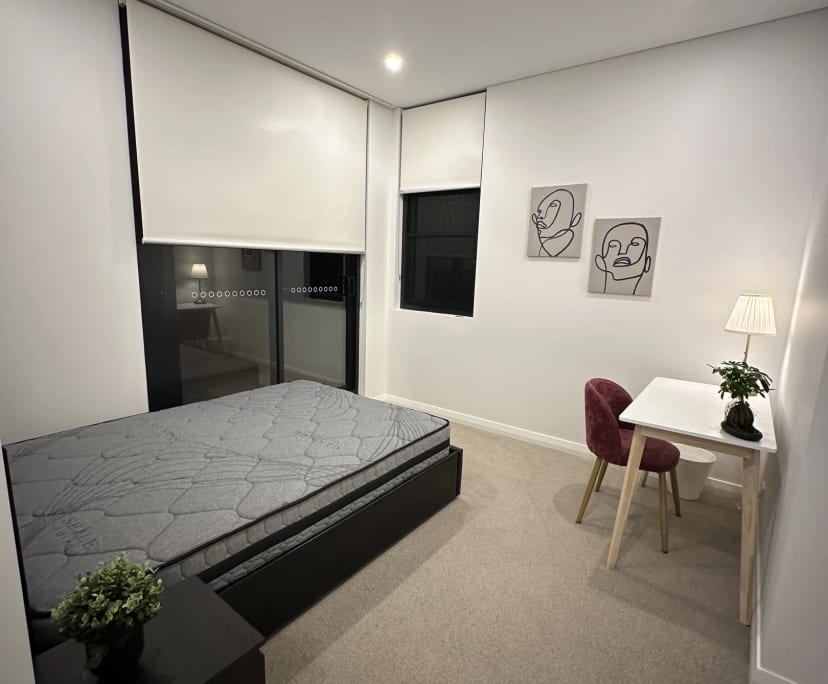 Furnished room with ensuite in a flatshare