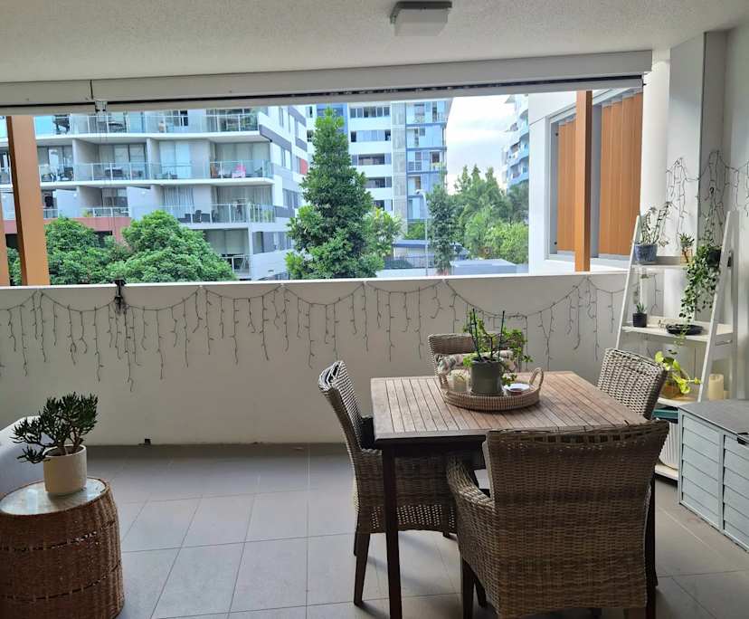 $350, Flatshare, 2 bathrooms, West End QLD 4101