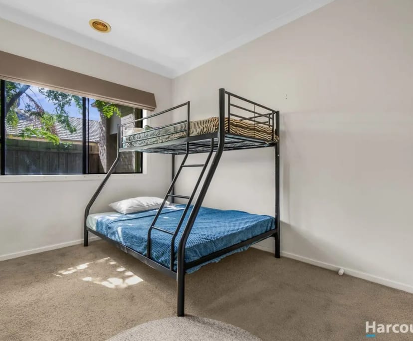 $250, Share-house, 3 bathrooms, Pakenham VIC 3810