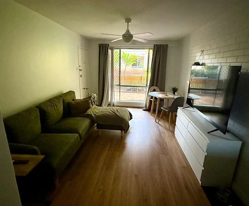 Furnished room in a flatshare