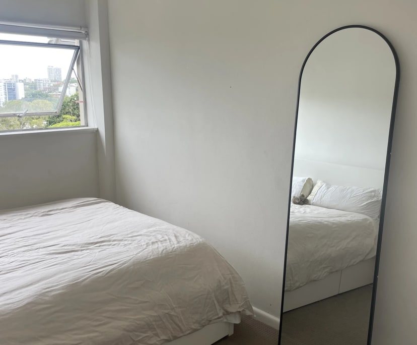 Furnished room in a flatshare