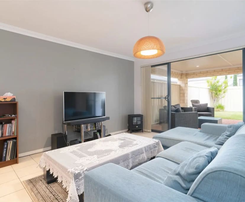 Unfurnished room in a share house