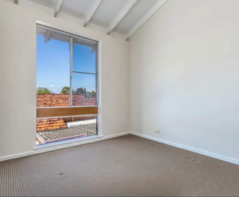 Unfurnished room in a share house