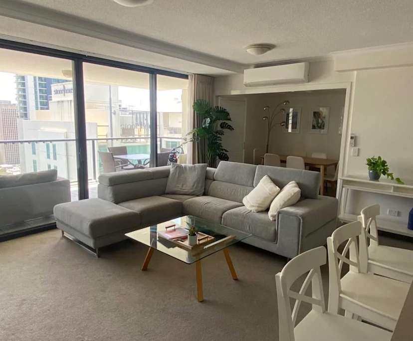 Furnished room with ensuite in a flatshare