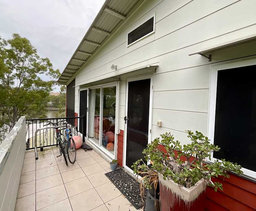 $325, Share-house, 4 bathrooms, Highgate Hill QLD 4101