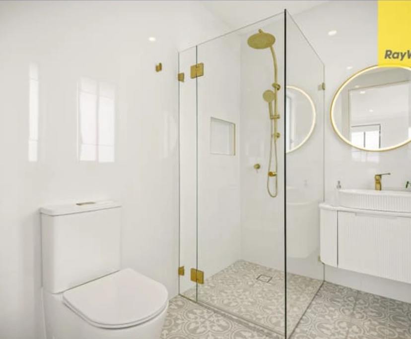 Furnished room with own bathroom